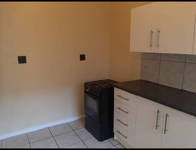 2 BEDROOM APARTMENT RENTED IN SOUTH END